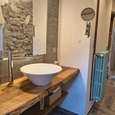 Lakefront, Wi-fi&private Parking - La Grotta Sul Appartamento Dormelletto