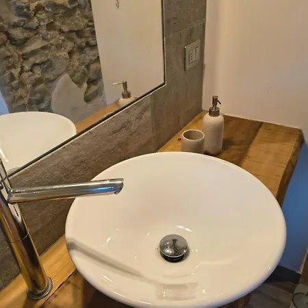 Lakefront, Wi-fi&private Parking - La Grotta Sul Dormelletto