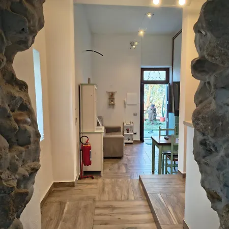 Lakefront, Wi-fi&private Parking - La Grotta Sul Appartamento Dormelletto