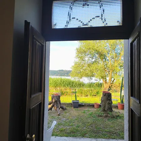 Lakefront, Wi-fi&private Parking - La Grotta Sul * Dormelletto