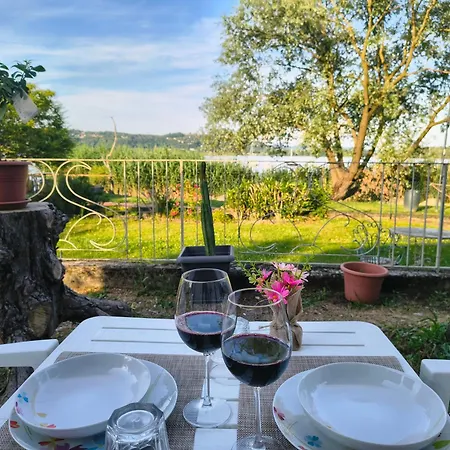 Lakefront, Wi-fi&private Parking - La Grotta Sul Appartamento Dormelletto